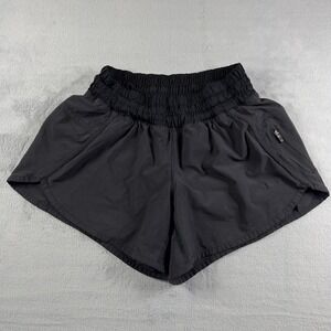 Lululemon Tracker‎ Low Rise Short 4" Black Lined Womens size 4